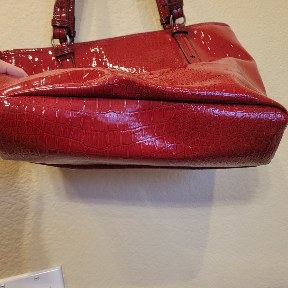 Nine & Co Red Bucket Tote - Picture 12 of 16